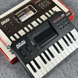 VINTAGE AKAI PROFESSIONAL SYNTHSTATION 25 PORTABLE KEYBOARD CONTROLLER